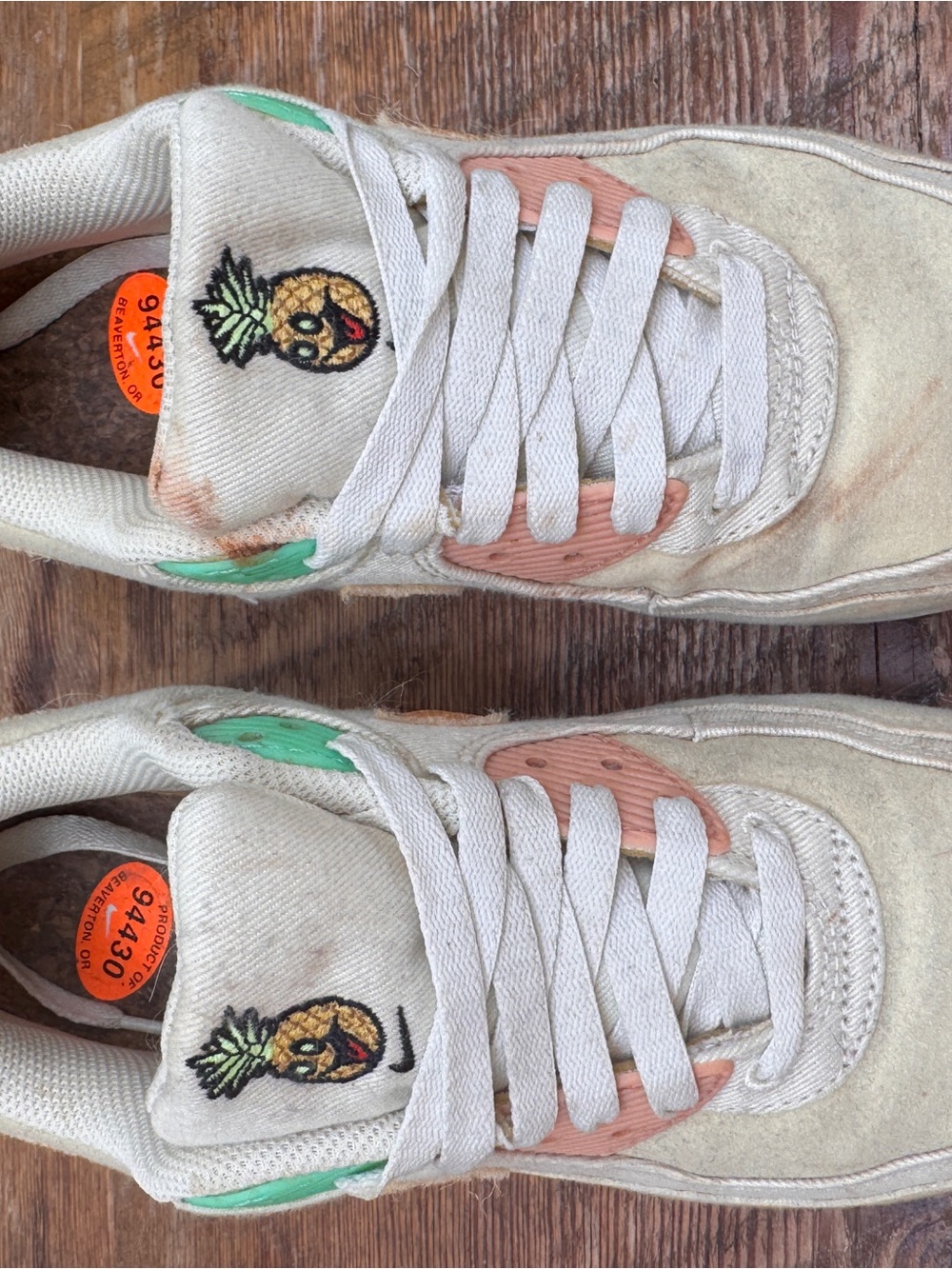 Nike Off-White Cream and Mint Low-Top Sneaker